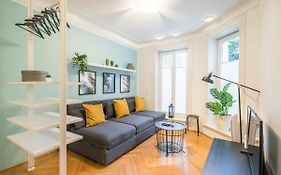 Modern Apartment Near Aussenalster